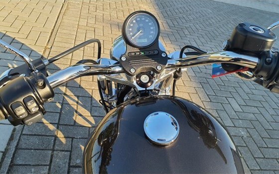 Gebrauchtmotorrad Harley-Davidson Sportster XL 883 L SuperLow - Bild 6