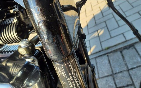 Gebrauchtmotorrad Harley-Davidson Sportster XL 883 L SuperLow - Bild 9