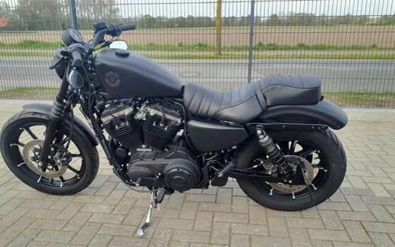 Gebrauchtmotorrad Harley-Davidson Sportster XL 883 N Iron - Bild 2