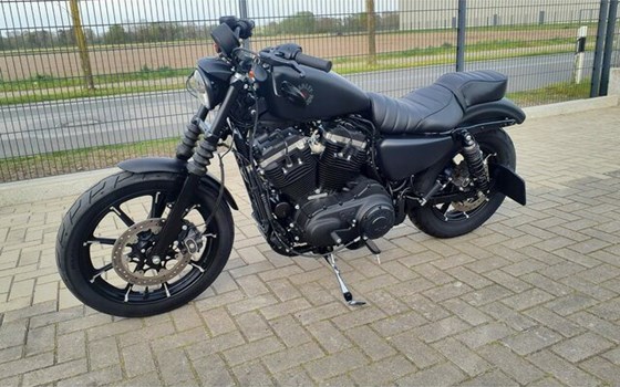 Gebrauchtmotorrad Harley-Davidson Sportster XL 883 N Iron - Bild 3