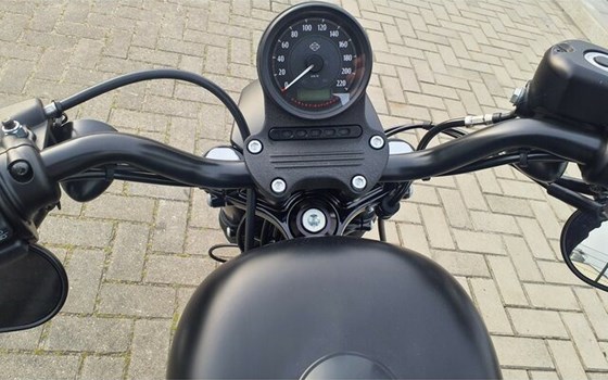 Gebrauchtmotorrad Harley-Davidson Sportster XL 883 N Iron - Bild 5