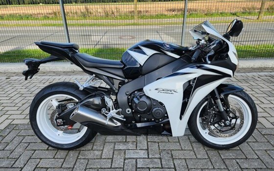 Gebrauchtmotorrad Honda CBR1000RR Fireblade SP - Bild 1