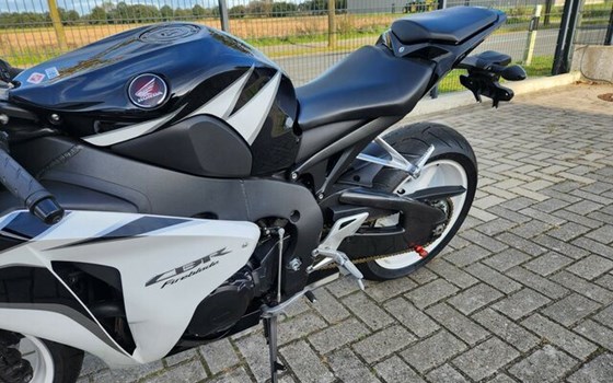 Gebrauchtmotorrad Honda CBR1000RR Fireblade SP - Bild 2
