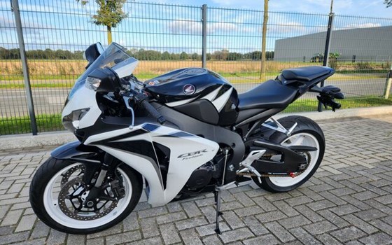 Gebrauchtmotorrad Honda CBR1000RR Fireblade SP - Bild 4