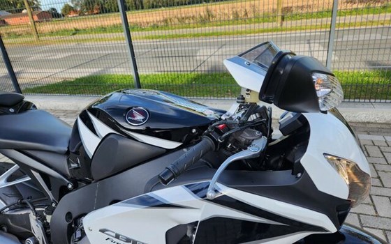 Gebrauchtmotorrad Honda CBR1000RR Fireblade SP - Bild 5
