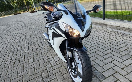 Gebrauchtmotorrad Honda CBR1000RR Fireblade SP - Bild 7