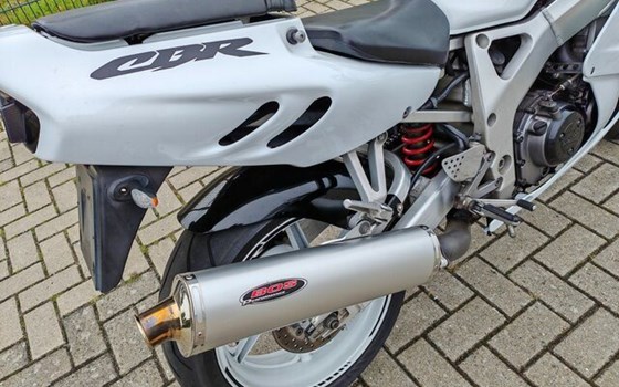 Gebrauchtmotorrad Honda CBR 900 RR Fireblade - Bild 11