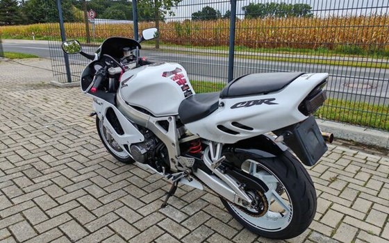 Gebrauchtmotorrad Honda CBR 900 RR Fireblade - Bild 17