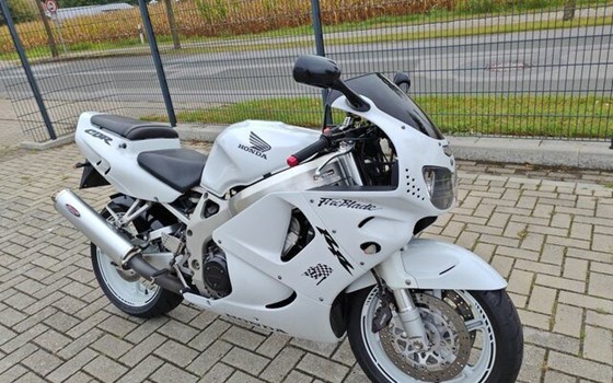 Gebrauchtmotorrad Honda CBR 900 RR Fireblade - Bild 2