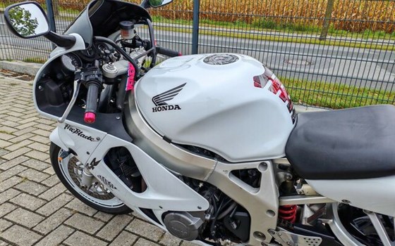 Gebrauchtmotorrad Honda CBR 900 RR Fireblade - Bild 20
