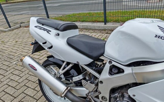 Gebrauchtmotorrad Honda CBR 900 RR Fireblade - Bild 6
