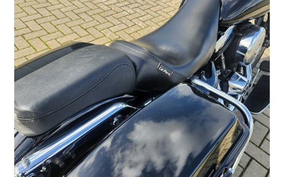 Gebrauchtmotorrad Harley-Davidson Electra Glide Ultra Classic FLHTCU - Bild 2