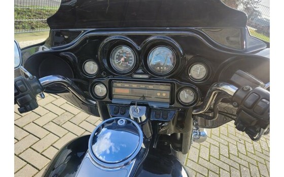 Gebrauchtmotorrad Harley-Davidson Electra Glide Ultra Classic FLHTCU - Bild 3