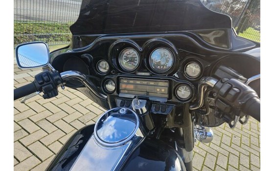 Gebrauchtmotorrad Harley-Davidson Electra Glide Ultra Classic FLHTCU - Bild 6