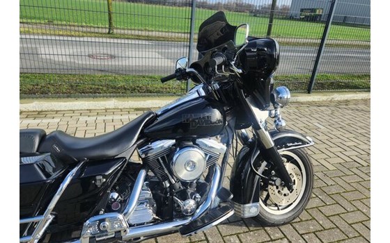 Gebrauchtmotorrad Harley-Davidson Electra Glide Ultra Classic FLHTCU - Bild 8