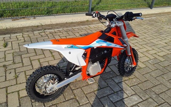 Neufahrzeug KTM SX-E 3 - Bild 13