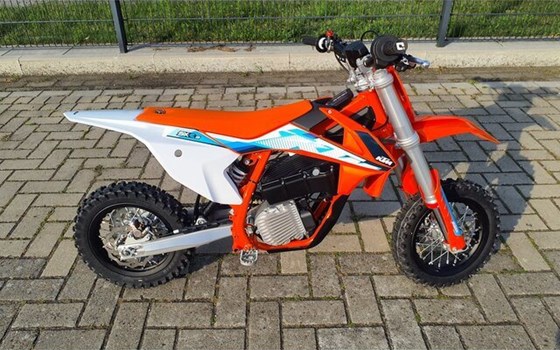 Neufahrzeug KTM SX-E 3 - Bild 17