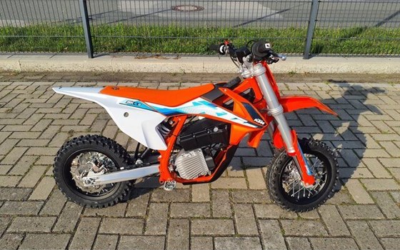 Neufahrzeug KTM SX-E 3 - Bild 9
