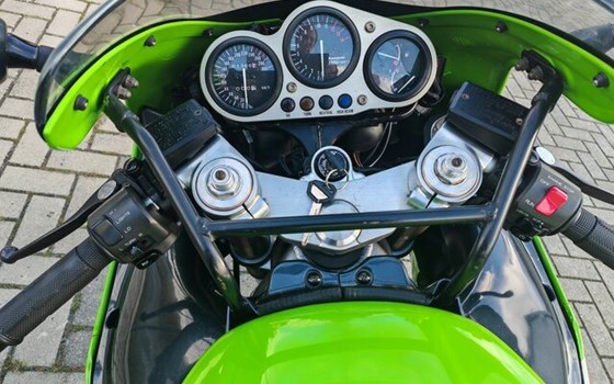 Gebrauchtmotorrad Kawasaki ZX-9R Ninja - Bild 4