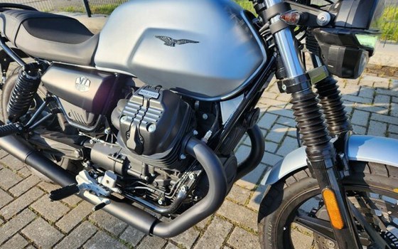 Gebrauchtmotorrad Moto Guzzi V7 Stone - Bild 3