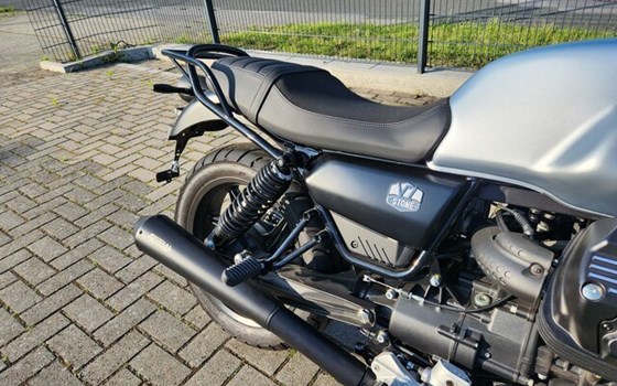 Gebrauchtmotorrad Moto Guzzi V7 Stone - Bild 8