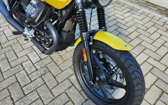 Gebrauchtmotorrad Moto Guzzi V7 II Stone - Bild 10