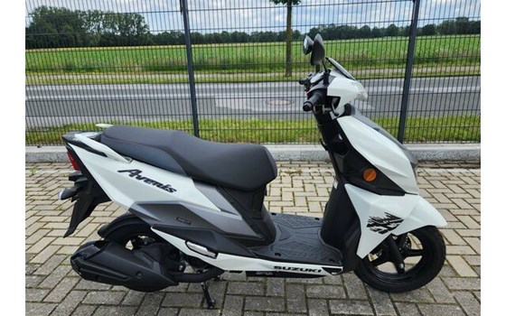 Gebrauchtmotorrad Suzuki Avenis 125 - Bild 1