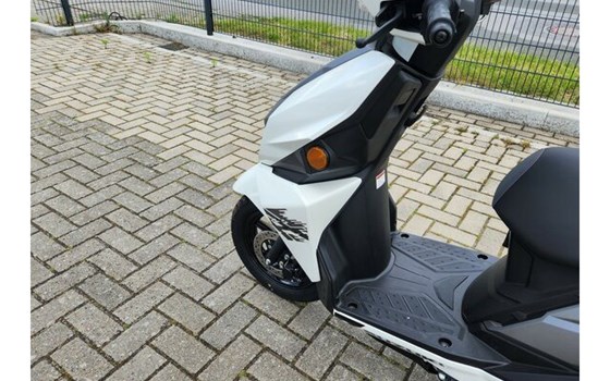 Gebrauchtmotorrad Suzuki Avenis 125 - Bild 10
