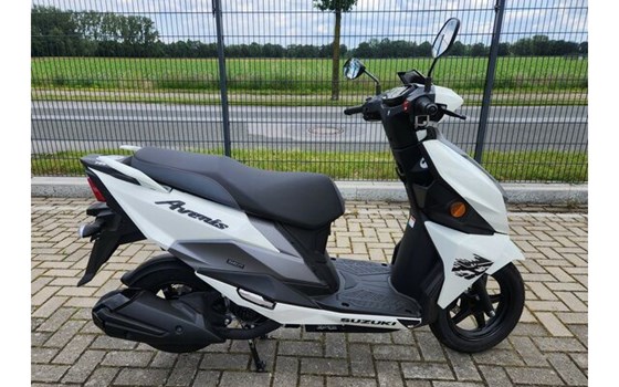 Gebrauchtmotorrad Suzuki Avenis 125 - Bild 15
