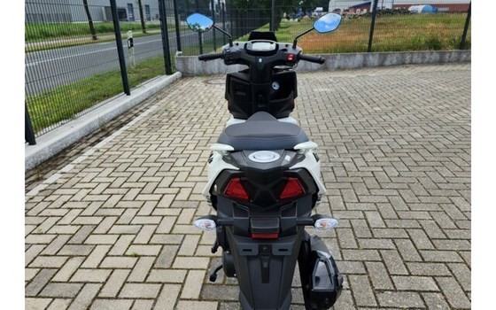 Gebrauchtmotorrad Suzuki Avenis 125 - Bild 19