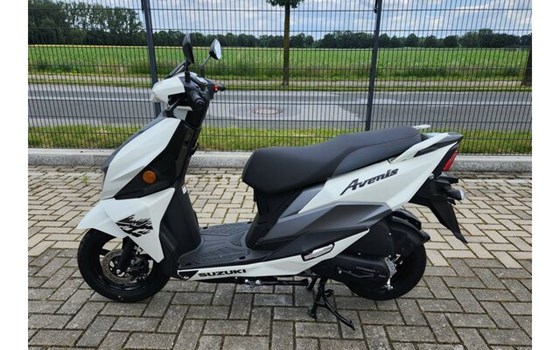 Gebrauchtmotorrad Suzuki Avenis 125 - Bild 2