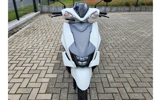 Gebrauchtmotorrad Suzuki Avenis 125 - Bild 20
