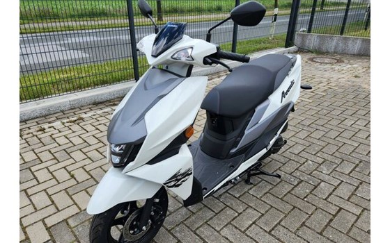 Gebrauchtmotorrad Suzuki Avenis 125 - Bild 3