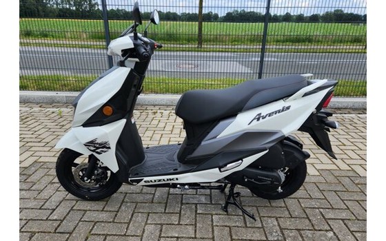 Gebrauchtmotorrad Suzuki Avenis 125 - Bild 4
