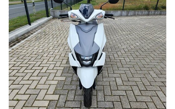 Gebrauchtmotorrad Suzuki Avenis 125 - Bild 5