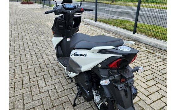 Gebrauchtmotorrad Suzuki Avenis 125 - Bild 6