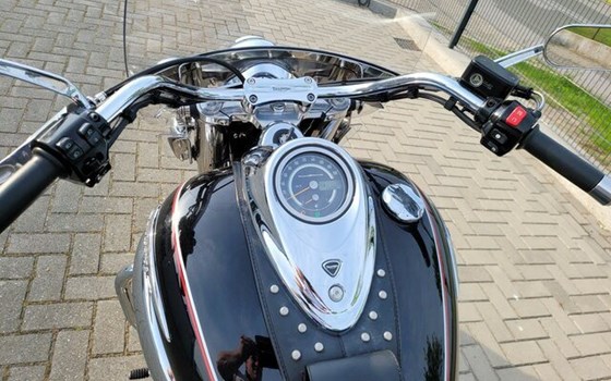 Gebrauchtmotorrad Triumph Rocket III Touring - Bild 3