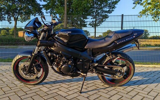 Gebrauchtmotorrad Triumph Speed Four - Bild 8