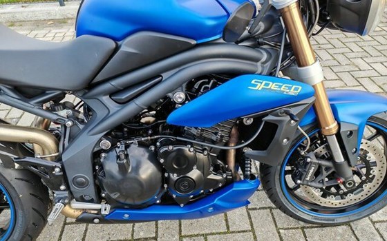 Gebrauchtmotorrad Triumph Speed Triple 1050 - Bild 7