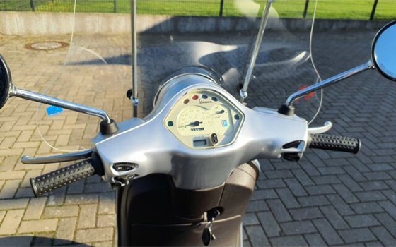 Gebrauchtmotorrad Vespa LX 50 2T - Bild 16