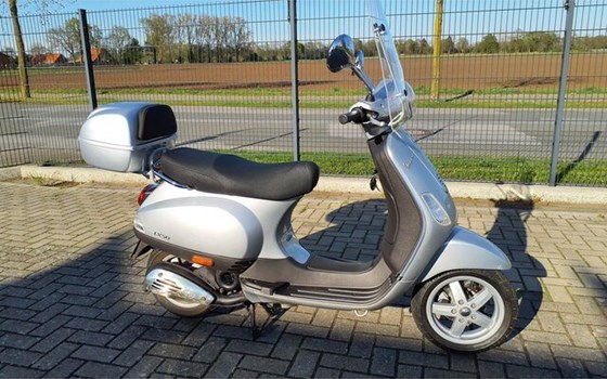 Gebrauchtmotorrad Vespa LX 50 2T - Bild 2