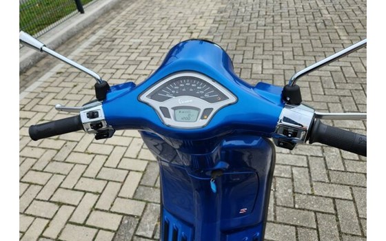 Neufahrzeug Vespa Primavera 50 - Bild 11