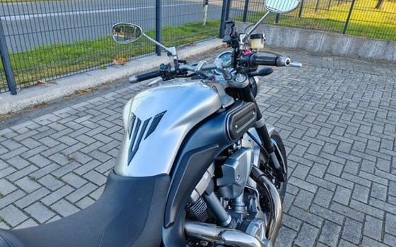 Gebrauchtmotorrad Yamaha MT-01 - Bild 13
