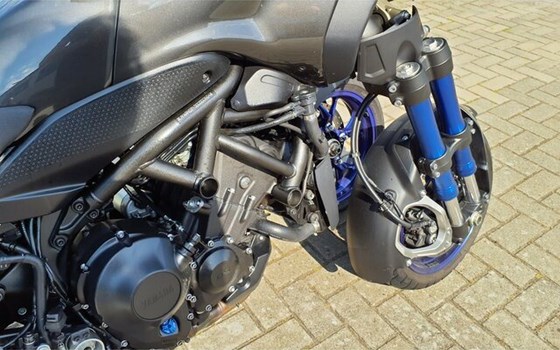 Gebrauchtmotorrad Yamaha Niken - Bild 12