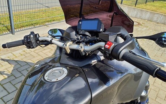 Gebrauchtmotorrad Yamaha Niken - Bild 13