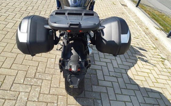 Gebrauchtmotorrad Yamaha Niken - Bild 19