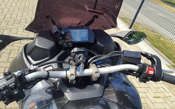 Gebrauchtmotorrad Yamaha Niken - Bild 7