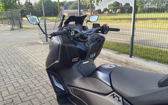 Gebrauchtmotorrad Yamaha TMAX 560 - Bild 13