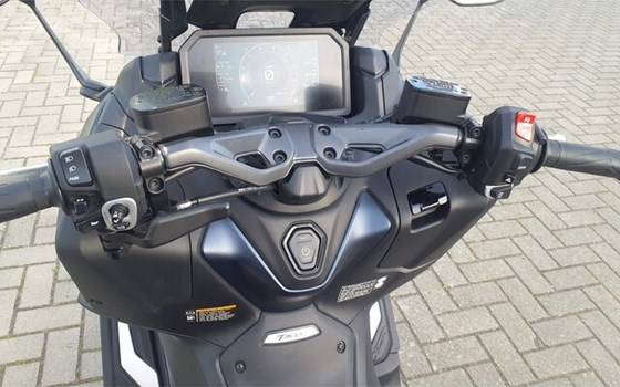 Gebrauchtmotorrad Yamaha TMAX 560 - Bild 16