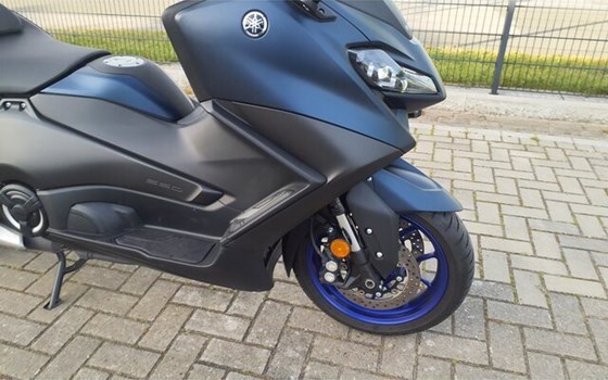 Gebrauchtmotorrad Yamaha TMAX 560 - Bild 3